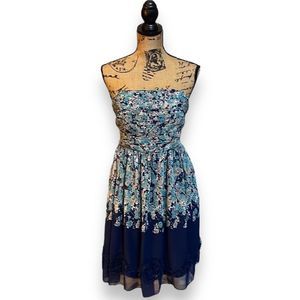 Lauren Conrad Floral Strapless Dress Size 10. Fit and Flare Style. EUC